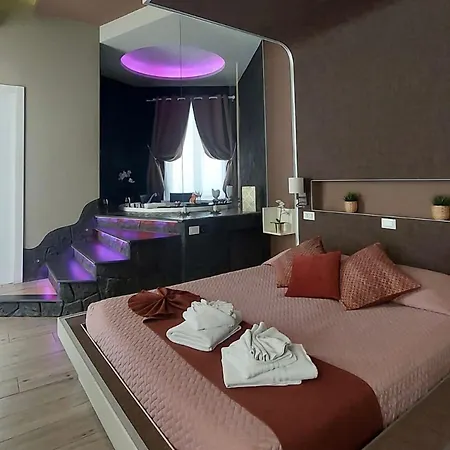 Th Luxury & 4* 지아르디니낙소스