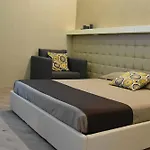Th Luxury & Penzion 4*