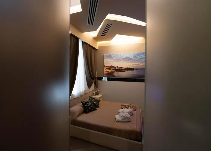 Th Luxury & 4*